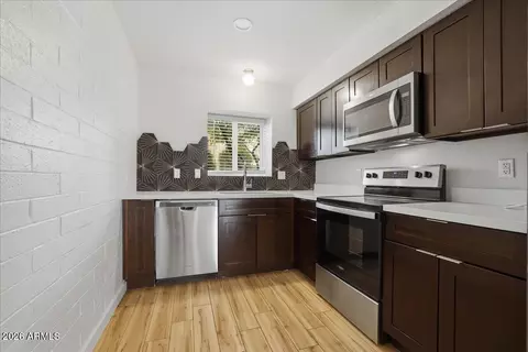 Kitchen - 813 E Marlette Ave, Phoenix, AZ 85014 photo 2 of 2