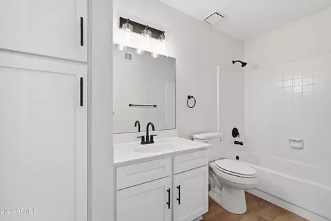 Bath - 8018 E Casper St, Mesa, AZ 85207 photo 2 of 2