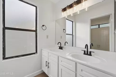Bath - 8018 E Casper St, Mesa, AZ 85207 photo 1 of 2