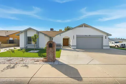 8043 W Tuckey Ln, Glendale, AZ 85303