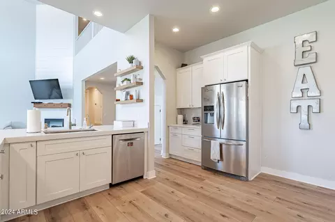 Kitchen - 15908 E Vaughn Ave, Gilbert, AZ 85234 photo 4 of 7