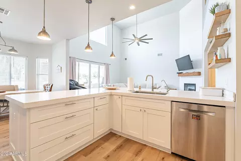 Kitchen - 15908 E Vaughn Ave, Gilbert, AZ 85234 photo 7 of 7