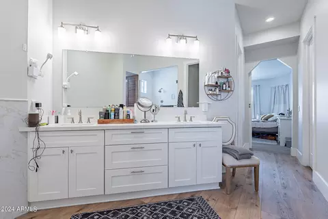 Bath - 15908 E Vaughn Ave, Gilbert, AZ 85234 photo 4 of 10