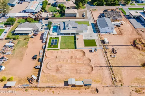 View/Area - 15908 E Vaughn Ave, Gilbert, AZ 85234 photo 9 of 11