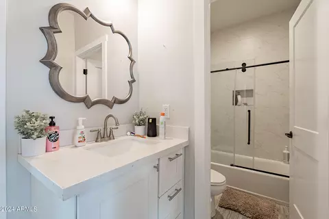 Bath - 15908 E Vaughn Ave, Gilbert, AZ 85234 photo 7 of 10