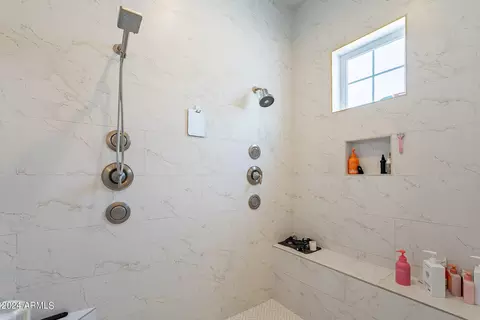 Bath - 15908 E Vaughn Ave, Gilbert, AZ 85234 photo 6 of 10