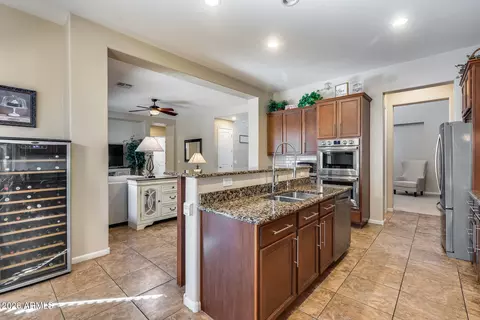 Kitchen - 3541 E Shannon St, Gilbert, AZ 85295 photo 4 of 6