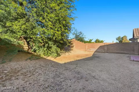 Exterior - 2412 E Rosemonte Dr, Phoenix, AZ 85050 photo 5 of 8
