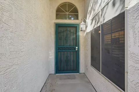 Exterior - 2412 E Rosemonte Dr, Phoenix, AZ 85050 photo 4 of 8