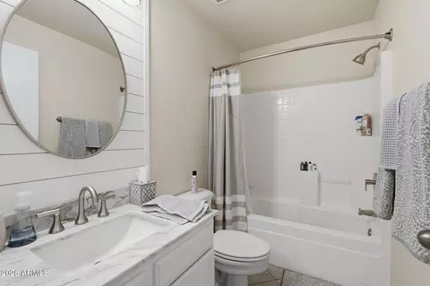Bath - 2412 E Rosemonte Dr, Phoenix, AZ 85050 photo 1 of 4