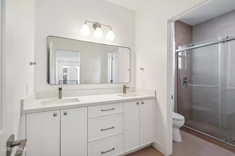 Bath - 5537 Earll Dr, Phoenix, AZ 85018 photo 2 of 5