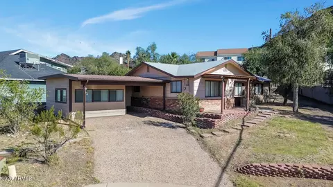 9025 N 14th Pl, Phoenix, AZ 85020