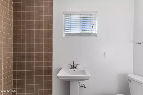 Bath - 5409 E Decatur St, Mesa, AZ 85205 photo 2 of 2