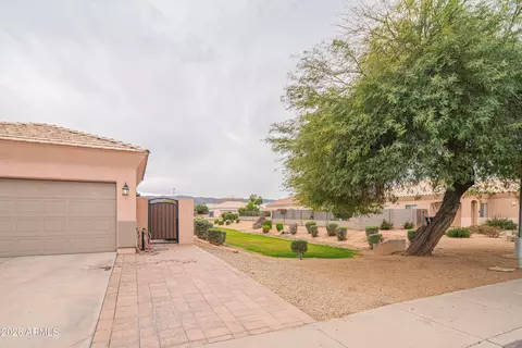 Exterior - 2621 E Pecan Rd, Phoenix, AZ 85040 photo 2 of 8