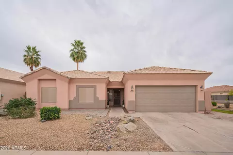 Exterior - 2621 E Pecan Rd, Phoenix, AZ 85040 photo 3 of 8