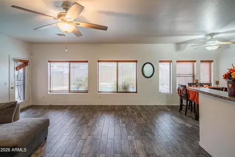 Living - 2621 E Pecan Rd, Phoenix, AZ 85040 photo 1 of 4