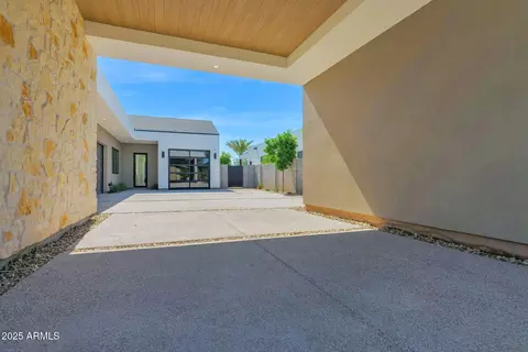 Exterior - 4704 N 40th Pl, Phoenix, AZ 85018 photo 13 of 29