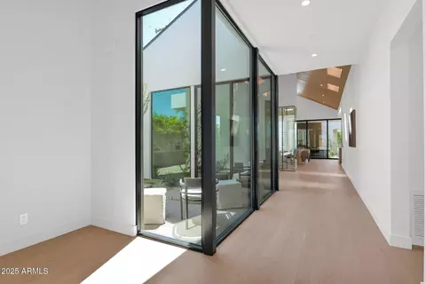 Entry Way - 4704 N 40th Pl, Phoenix, AZ 85018 photo 1 of 6