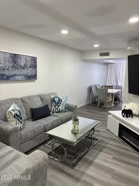 2815 N 52nd St #3, Phoenix, AZ 85008
