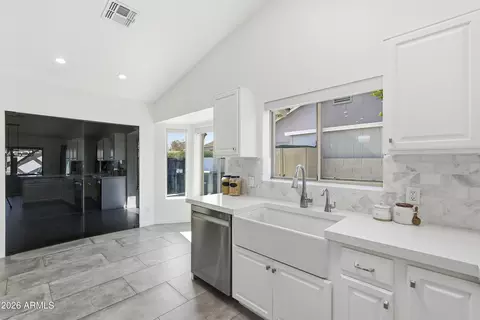 Kitchen - 756 E Palomino Dr, Gilbert, AZ 85296 photo 2 of 5