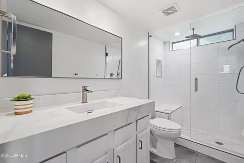 Bath - 756 E Palomino Dr, Gilbert, AZ 85296 photo 3 of 5