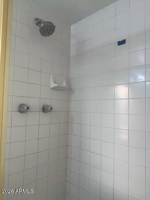 Bath - 6808 N 30th Dr, Phoenix, AZ 85017 photo 2 of 2