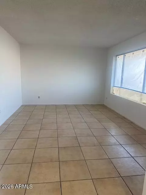 Living - 6808 N 30th Dr, Phoenix, AZ 85017 photo 1 of 1