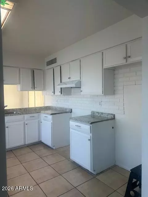 Kitchen - 6808 N 30th Dr, Phoenix, AZ 85017 photo 2 of 3