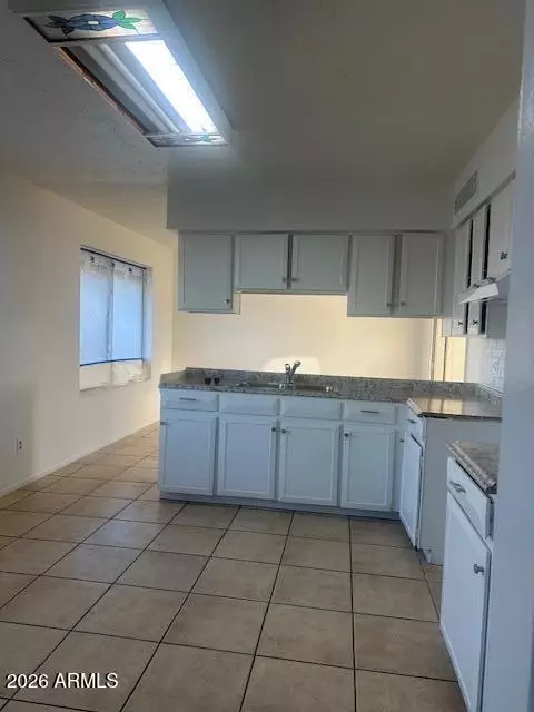 Kitchen - 6808 N 30th Dr, Phoenix, AZ 85017 photo 1 of 3