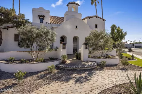 8127 E Del Capitan Dr, Scottsdale, AZ 85258