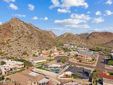 View/Area - 6832 N 24th Pl, Phoenix, AZ 85016 photo 8 of 9