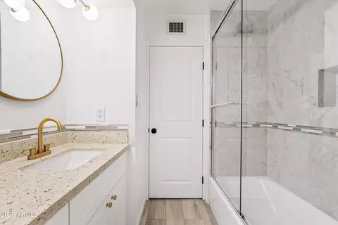 Bath - 6832 N 24th Pl, Phoenix, AZ 85016 photo 4 of 4