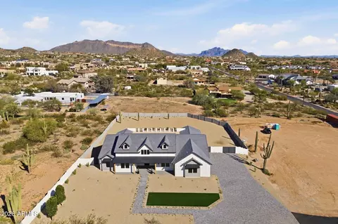 View/Area - 8042 E Palm Ln, Mesa, AZ 85207 photo 4 of 4
