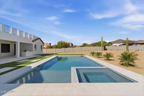 Exterior - 8042 E Palm Ln, Mesa, AZ 85207 photo 4 of 6