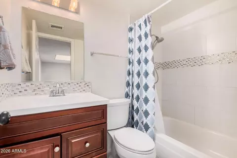 Bath - 815 E Grovers Ave #25, Phoenix, AZ 85022 photo 4 of 4