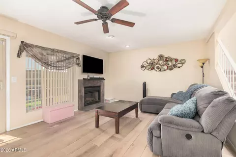 Living - 815 E Grovers Ave #25, Phoenix, AZ 85022 photo 1 of 2