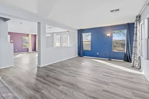 104 E Milada Dr, Phoenix, AZ 85042 photo 5