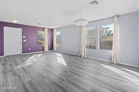104 E Milada Dr, Phoenix, AZ 85042 photo 3