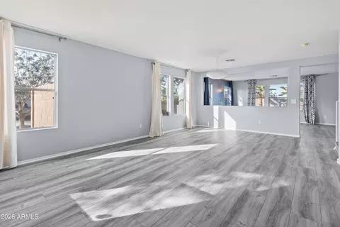 104 E Milada Dr, Phoenix, AZ 85042 photo 4