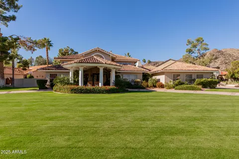 11820 S Warpaint Dr, Phoenix, AZ 85044