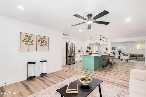 3916 Eugie Ave, Phoenix, AZ 85032