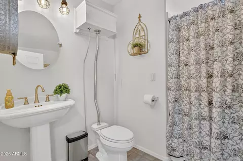 Bath - 1557 W Greasewood St, Apache Junction, AZ 85120 photo 4 of 5