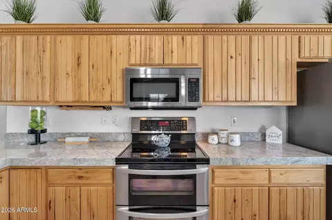 Kitchen - 1557 W Greasewood St, Apache Junction, AZ 85120 photo 6 of 8