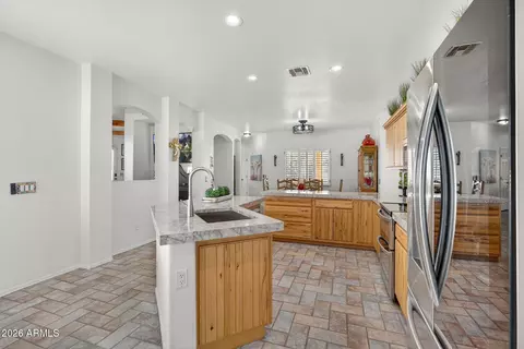 Kitchen - 1557 W Greasewood St, Apache Junction, AZ 85120 photo 3 of 8