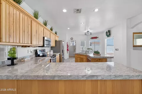 Kitchen - 1557 W Greasewood St, Apache Junction, AZ 85120 photo 2 of 8
