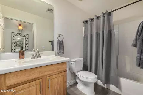 Bath - 920 E Devonshire Ave #2027, Phoenix, AZ 85014 photo 2 of 4