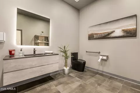Bath - 920 E Devonshire Ave #2027, Phoenix, AZ 85014 photo 4 of 4