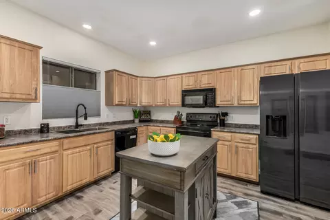 Kitchen - 920 E Devonshire Ave #2027, Phoenix, AZ 85014 photo 3 of 3