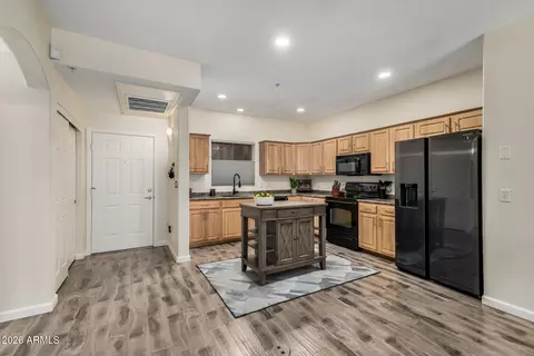 Kitchen - 920 E Devonshire Ave #2027, Phoenix, AZ 85014 photo 1 of 3
