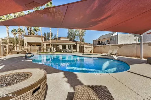 Exterior - 920 E Devonshire Ave #2027, Phoenix, AZ 85014 photo 7 of 9
